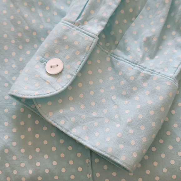 Foxcroft White Polka Dots on Light Blue Button Down Shirt Size 10 (2675) - Picture 7 of 7